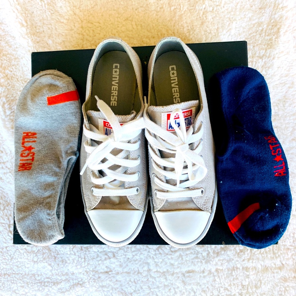 Converse All-Stars Grey Low Top Sneakers+ Socks, 7